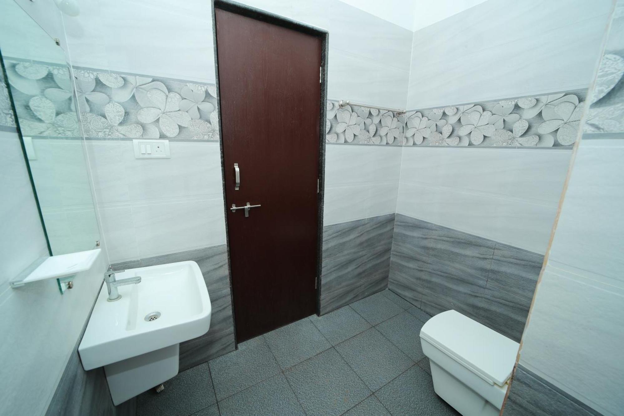 Hotel Radhma Residency Udupi Buitenkant foto
